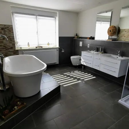 Rosmarie Am Elbradweg * Grodel