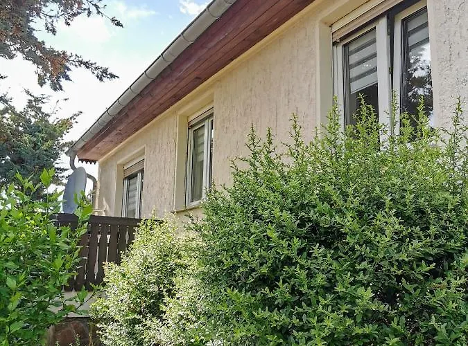 Rosmarie Am Elbradweg *